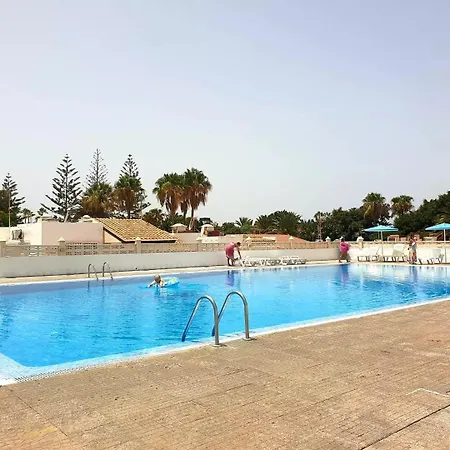 Bungalow 4 Persons 2 Bedrooms Terrace Vakantiehuis *